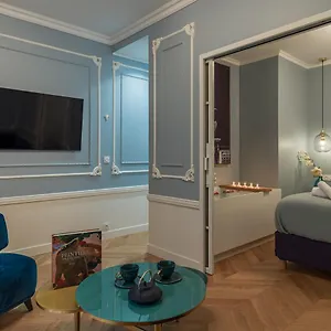 Apartment The Pompadour, Paris