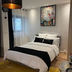Apartment Cosy 16 Victor Hugo, Paris