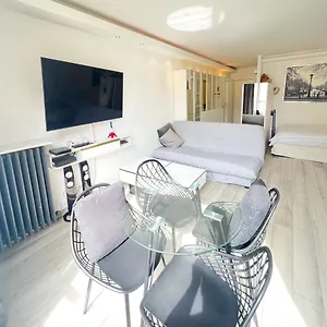 Apartment Like Arc De Triomphe, Champs Elysees, Tour Eiffel, Paris